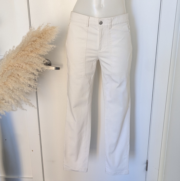 Stylish White Cropped Pants - Picture 2 of 10